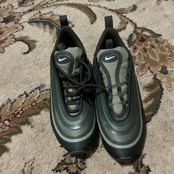 Air Max shoes - Picture 1 of 4